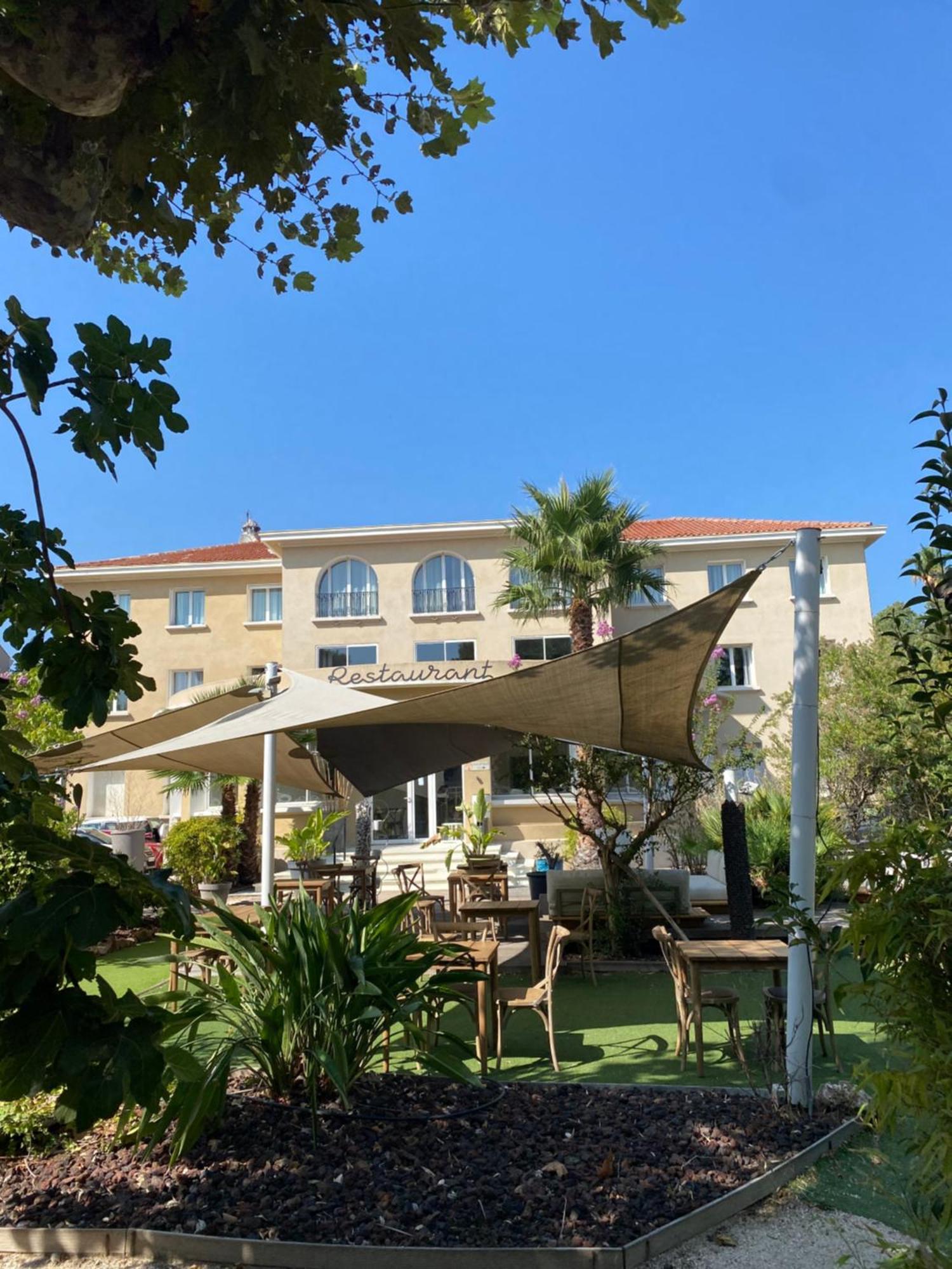 Adonis Grand Des Bains Sanary-sur-Mer