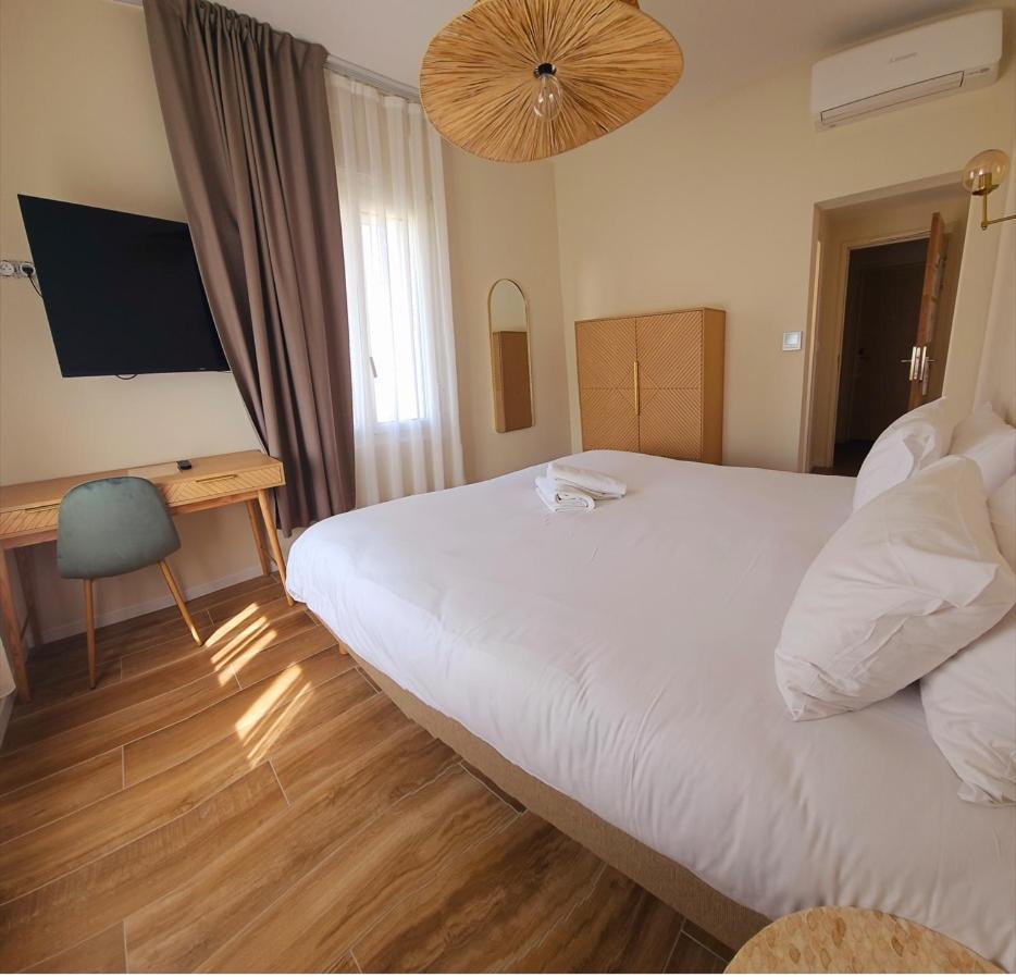 Hotel Adonis Grand Des Bains Sanary-sur-Mer