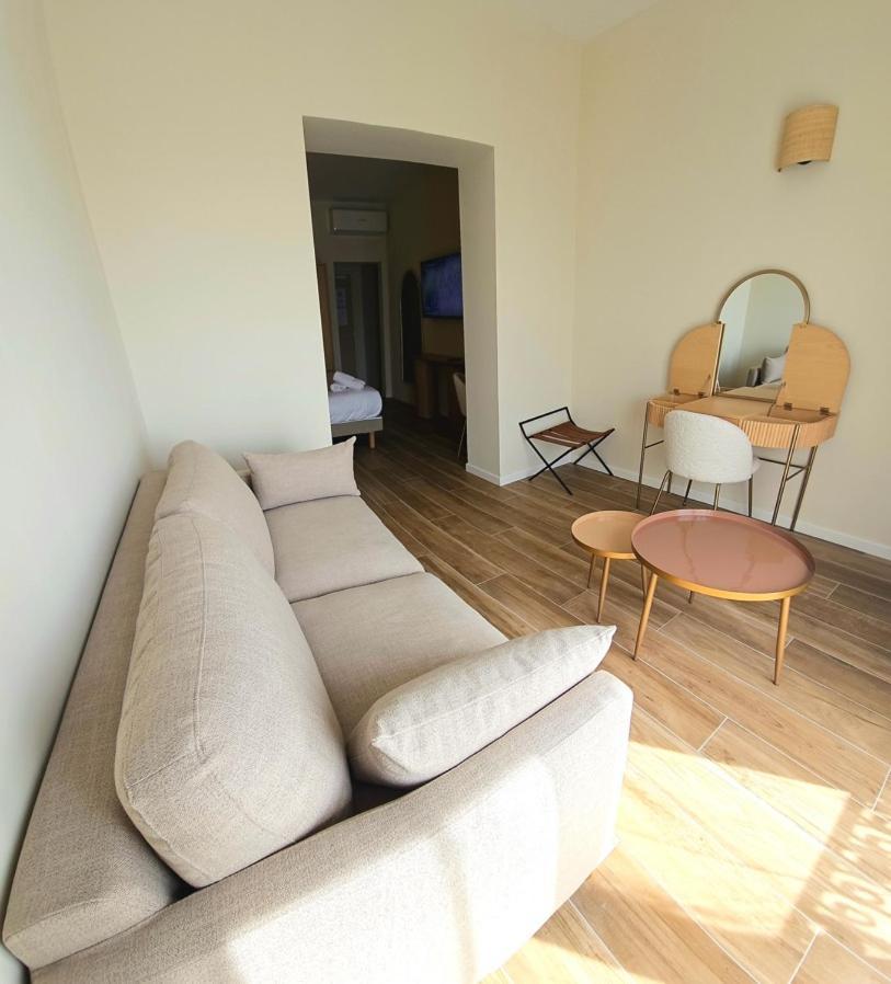 Adonis Grand Des Bains 2* Sanary-sur-Mer