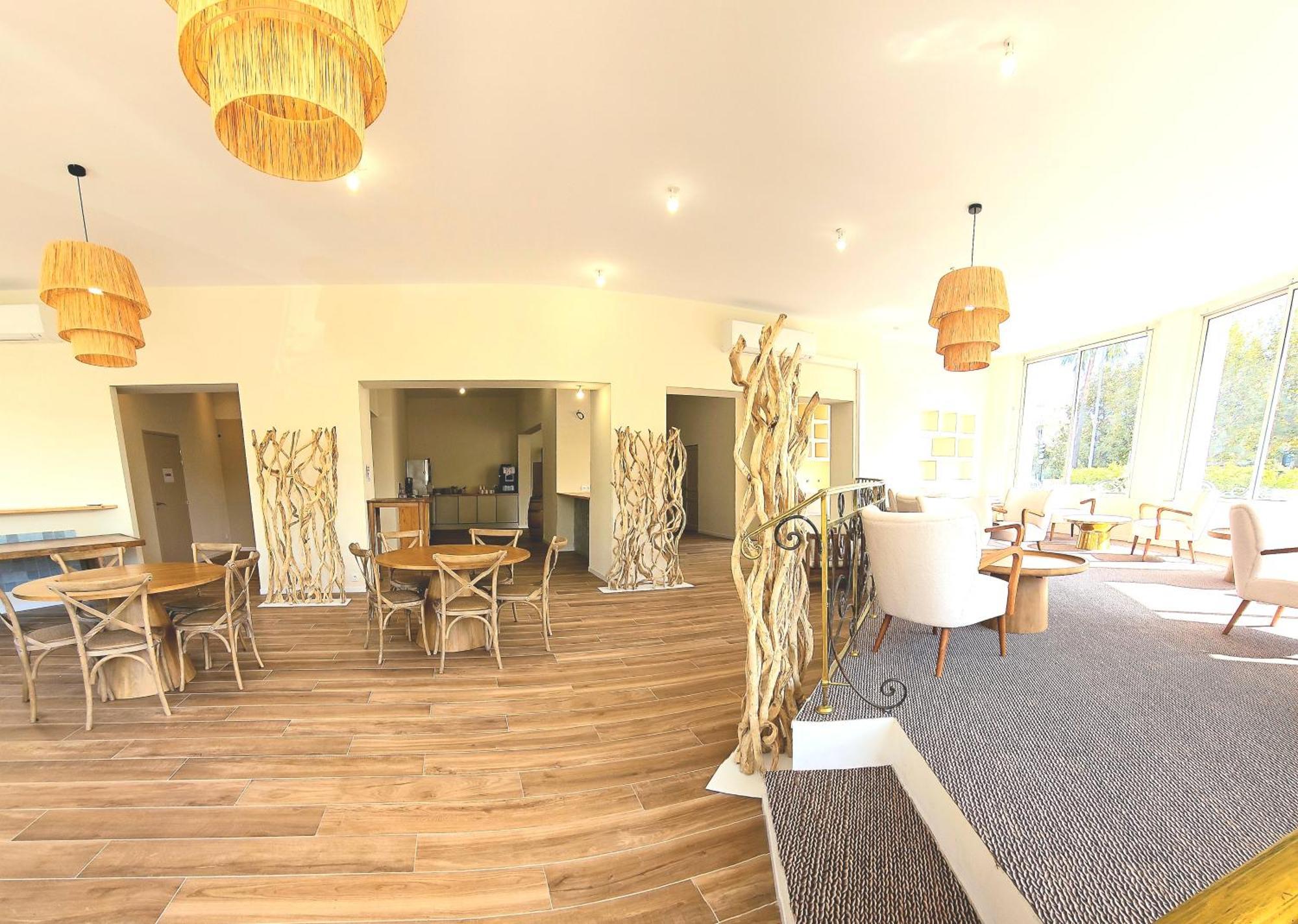 Hotel Adonis Grand Des Bains 2*