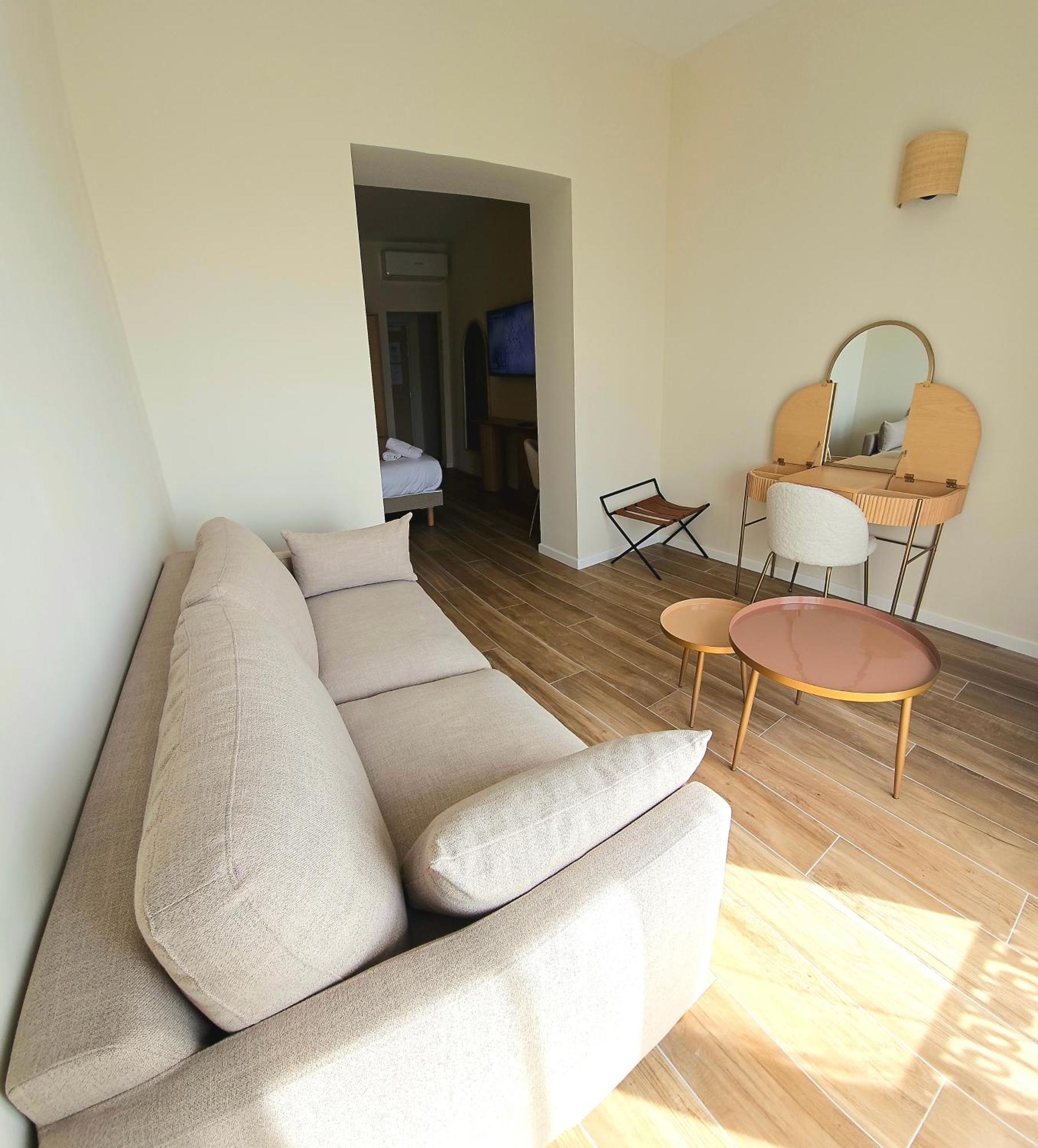 Adonis Grand Des Bains