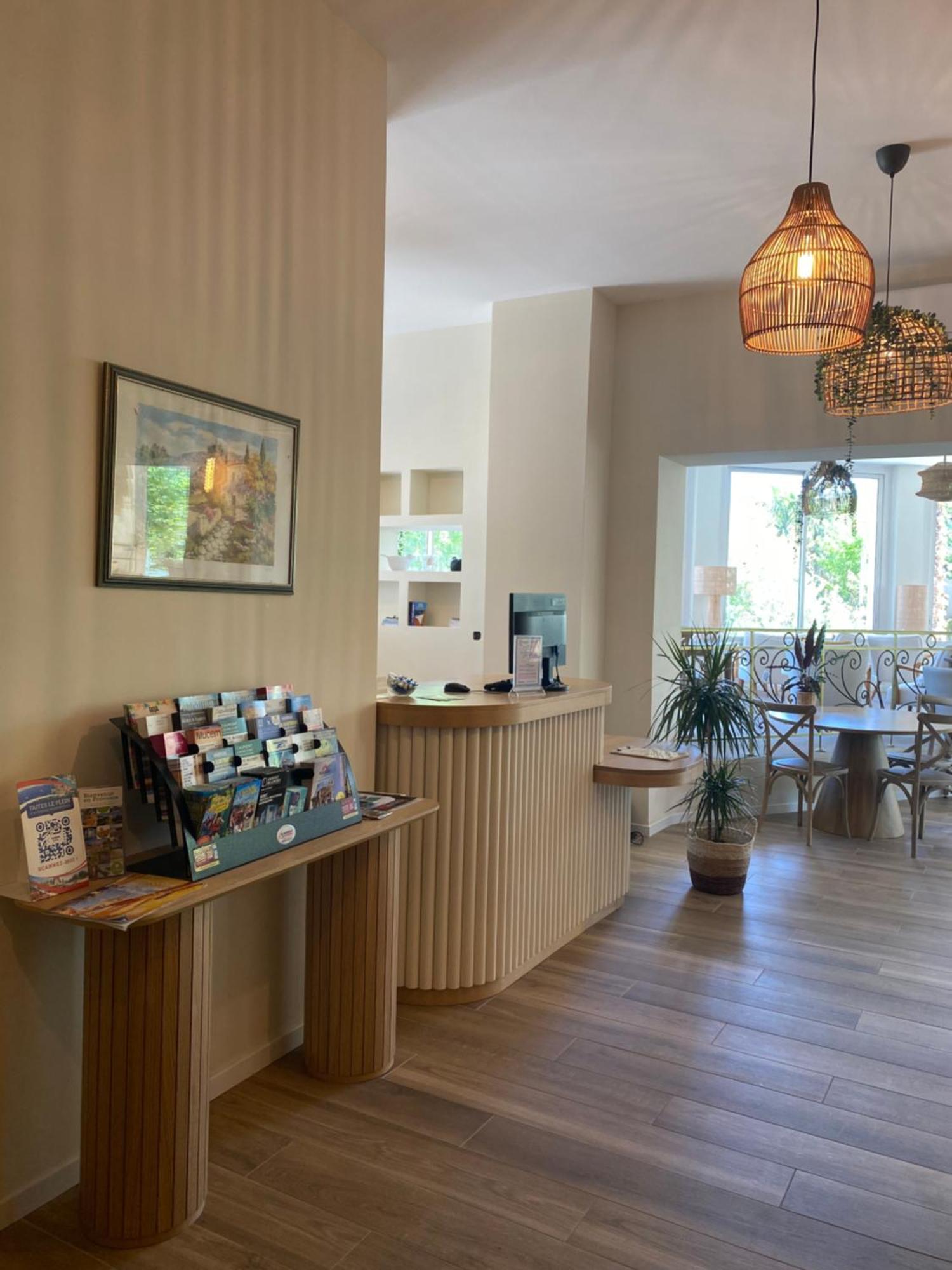Adonis Grand Des Bains 2* Sanary-sur-Mer