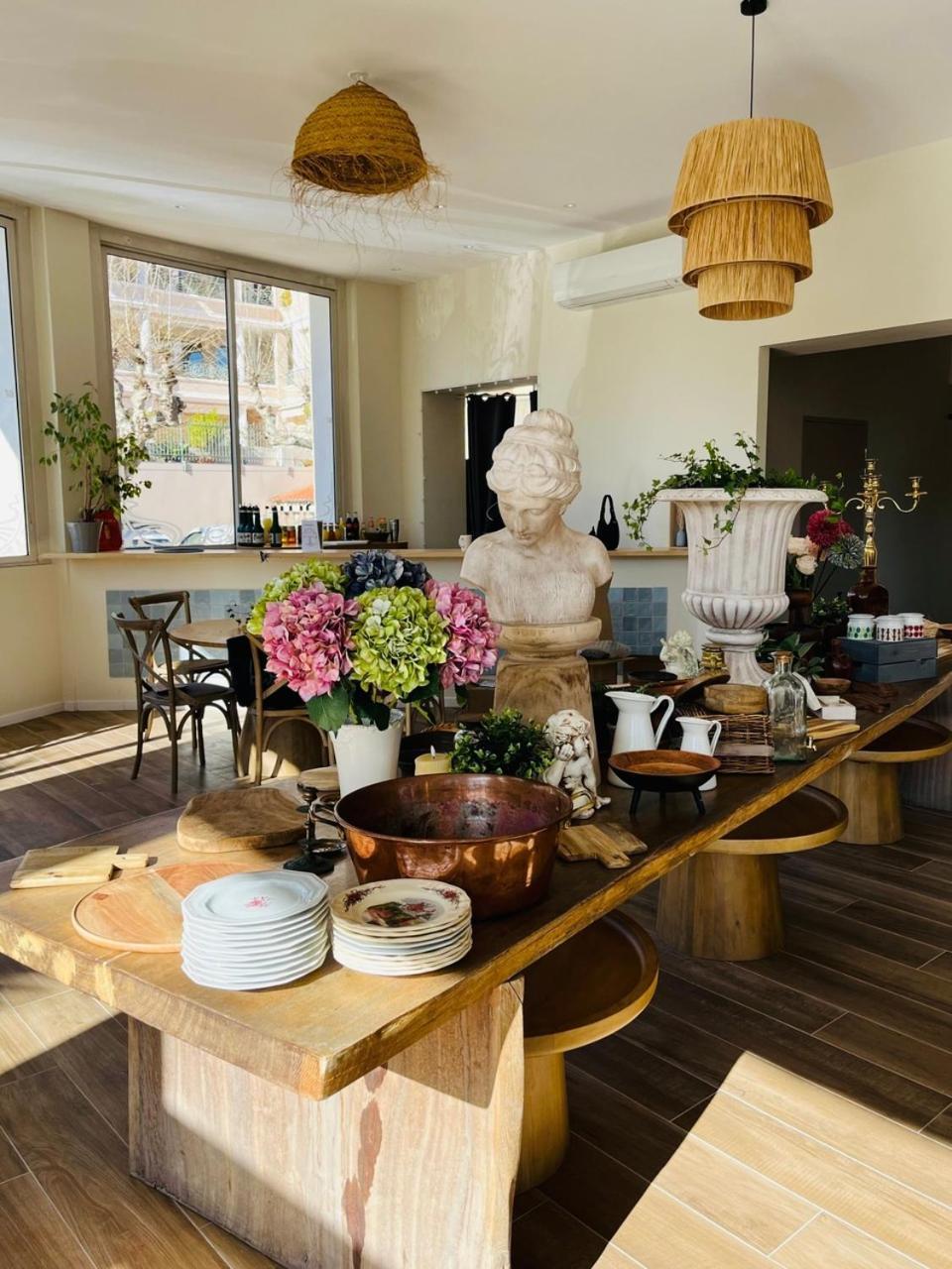 Adonis Grand Des Bains Hotel 2*