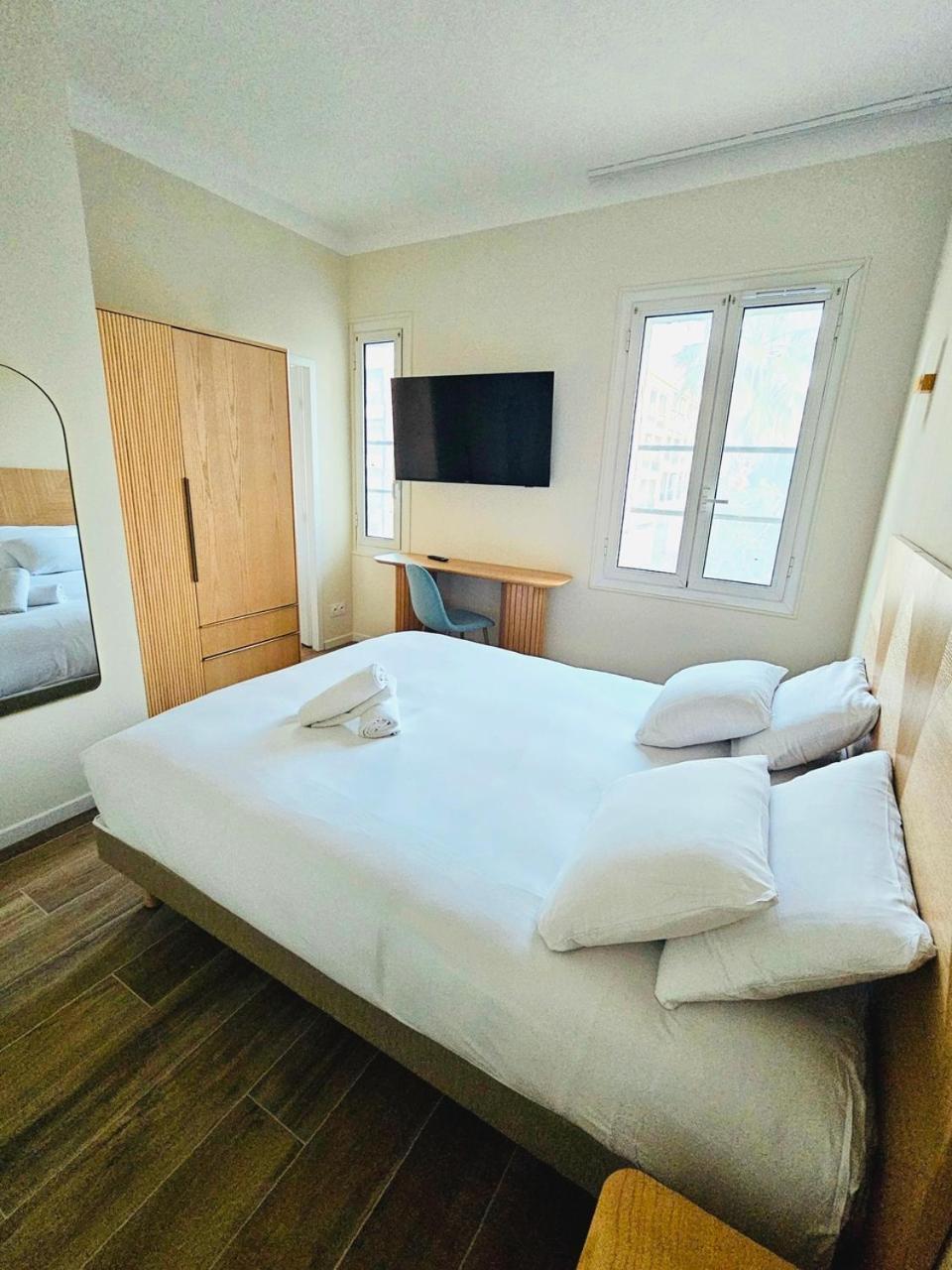 Hotel Adonis Grand Des Bains Sanary-sur-Mer