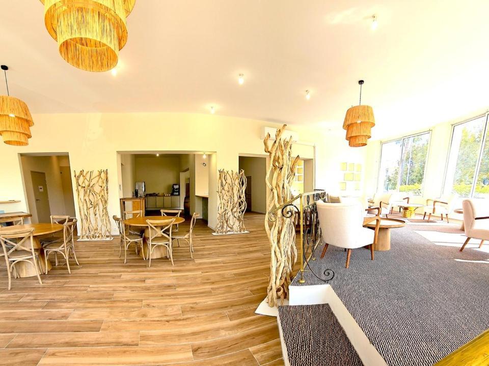 Adonis Grand Des Bains 2* Sanary-sur-Mer