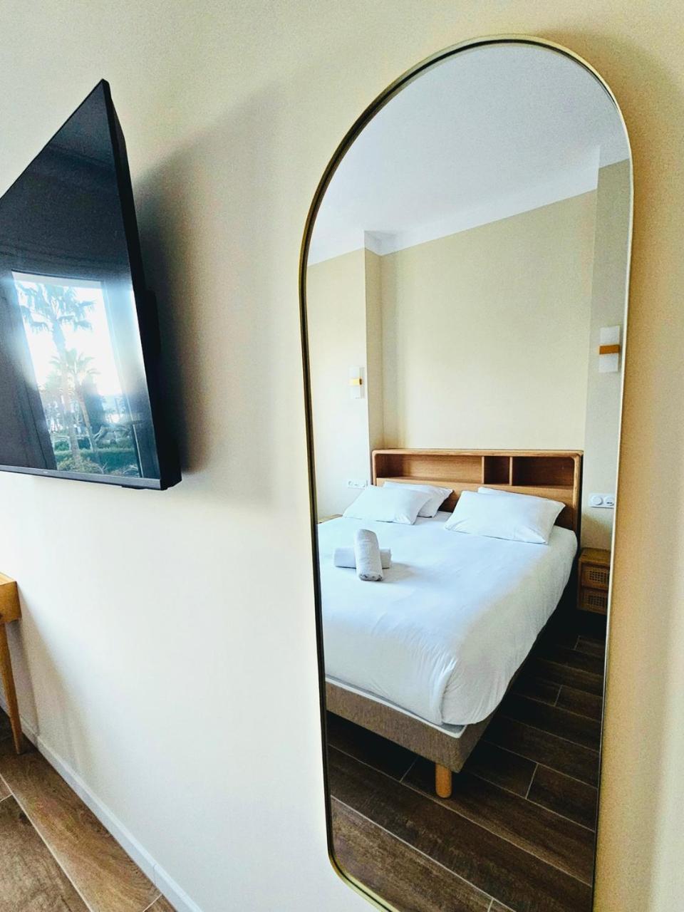 Adonis Grand Des Bains 2* Sanary-sur-Mer