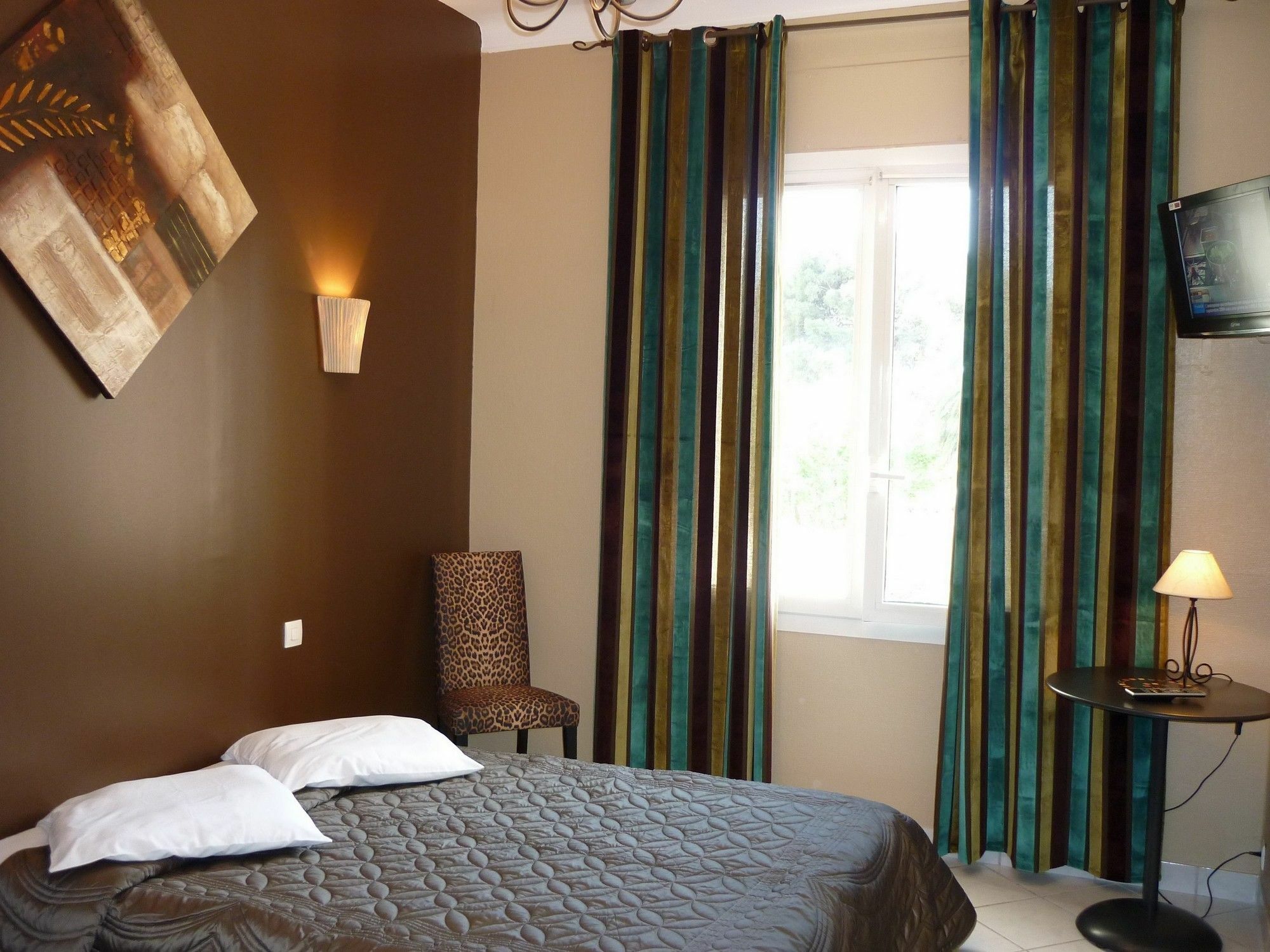 Adonis Grand Des Bains 2* Sanary-sur-Mer